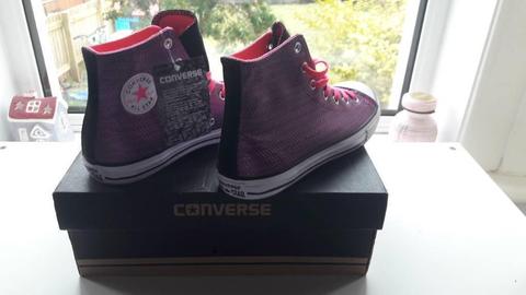 New Boxed Ladies Convers HiTop Trainers Size 5