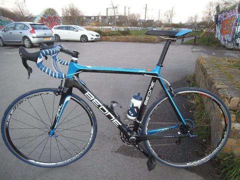 Beone Pearl Full Carbon Racer XL 60cm 20speed Full Campagnolo Veloce Groupset and Campagnolo Wheels