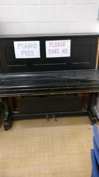 FREE WORKING DARK WOODEN HEAVY UPRIGHT PIANO FOR STUDIO ,HALL.CAN BE DELIVERED TO NORWICH ON FRIDAY