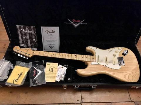 Fender Custom Shop Custom Classic (05) Stratocaster - Natural - Near Mint - Case and Candy!