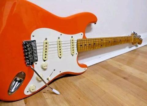 Fender Squier Hank Marvin Signature Stratocaster Guitar MIJ