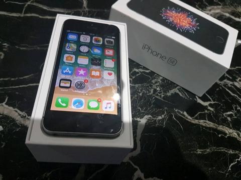 Iphone se 64gb space grey good condition