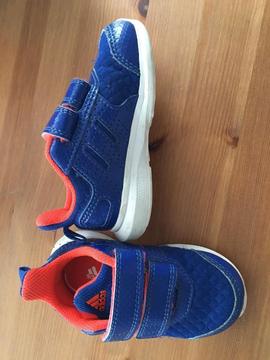 Boys/Toddlers Adidas trainers