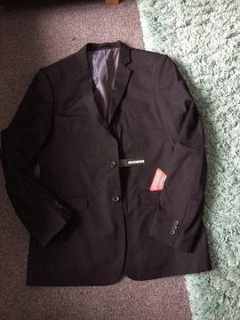 Mens black suit jacket. BNWT. 40” chest. £5. Collection from eyres monsell