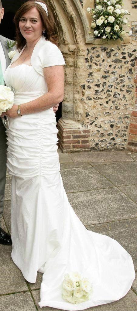 Beautiful laced Mori Lee wedding dress/gown size 14 but will fit other. Cost >£1k