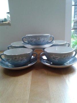 Vintage Irish Arklow Pottery - 5 double-handled soup bowls with saucers - very attractive design