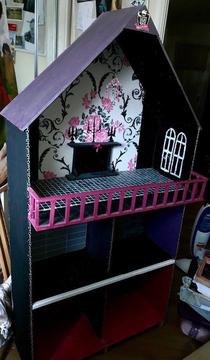 Huge Dolls House Monster High