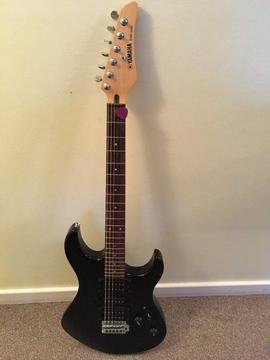 YAMAHA ERG 121C 6 STRING ELECTRIC GUITAR GOOD CONDITION AND WORKING ORDER - LOCATED IN WOKINGHAM