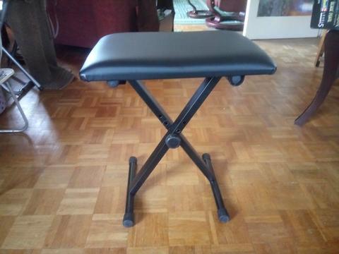 Piano or keyboard stool, adjustable height, padded seat