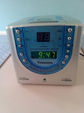 Mikomi PC-5330 CD/FM Clock Radio with Alarm Function