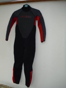 O'Neill boys wetsuit - good quality; good condition