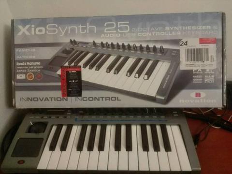 Novation Synthesizer+Midi keyboard+Audio interface