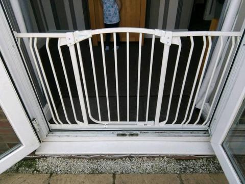 Dreambaby stair gate