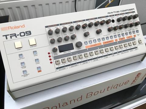 Roland tr09 drum machine