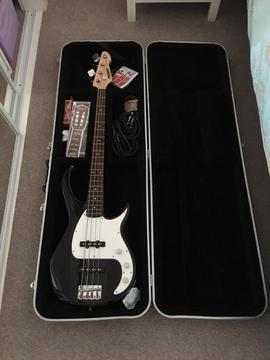 Peavey Bass Guitar with hard case and amplifier