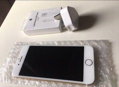 IPHONE 7 GOLD 32GB VERY GOOD CONDITION UNLOCKED COMES WITH CHARGER
