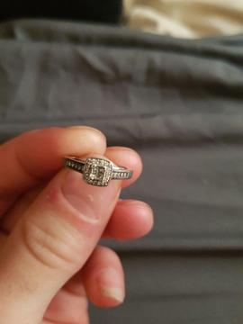 9ct princessa 1/4 cut diamond engagement ring size M