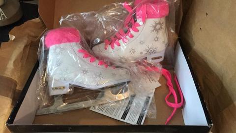 Girls ice skating boots - UK size 1
