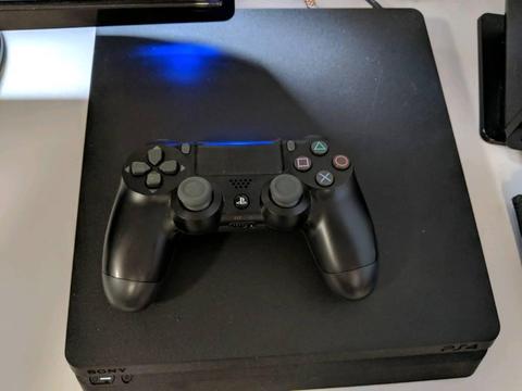 PlayStation 4 Slim 500gb, 8 games, Dualshock 4 Controller, All in Mint Condition!