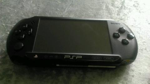 PSP + 6 games + SD card