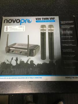 Novo Pro V20 Twin VHF Mic Kit