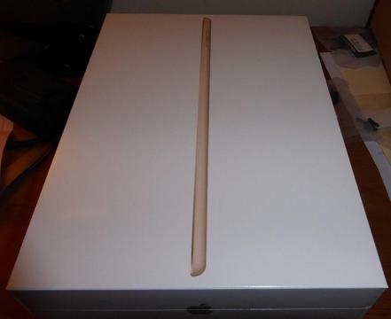 Apple Ipad WiFi /Bluetooth 32GB - Brand New in Sealed Box (5th Gen) & Rotating Protection Case £350