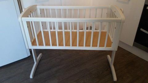 Mothercare swinging cot /crib