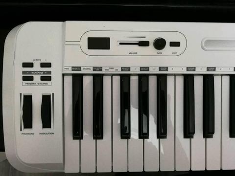 Samson Carbon 49 MIDI Keyboard