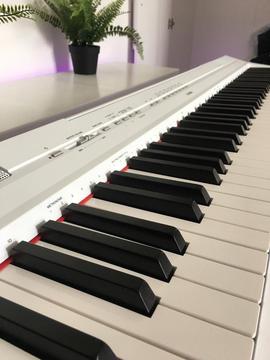 Yamaha P115 electric keyboard (white)