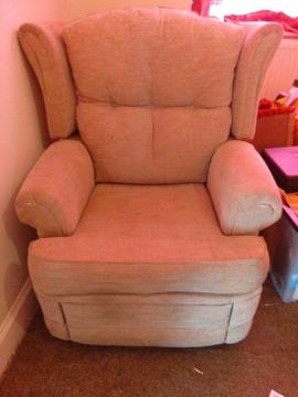 2 reclining armchairs, FREE