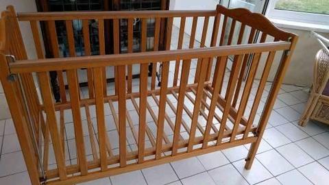 Wooden cot free