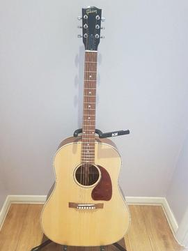 Gibson J15 Acoustic Guitar With Gibson Hardcase Immaculate and Unused. American. Made In USA