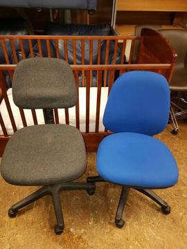 Office chairs (only black 1 left)