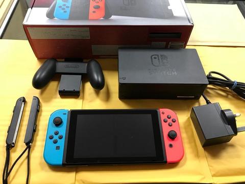 Nintendo switch console 32GB