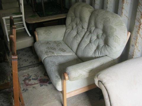MODERN ORNATE 2 SEATER COTTAGE SOFA. IN GOOD ORDER. VIEWING/DELIVERY AVAILABLE