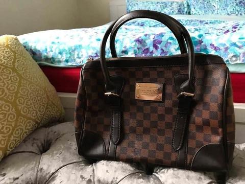Louis Vuitton Handbag For Men & Women