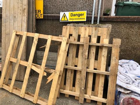 Pallets free to collect free to