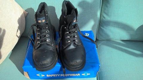 Safety boots. Size 8