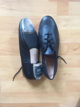 BLOCH TAP SHOES SIZE 9 *NEW*