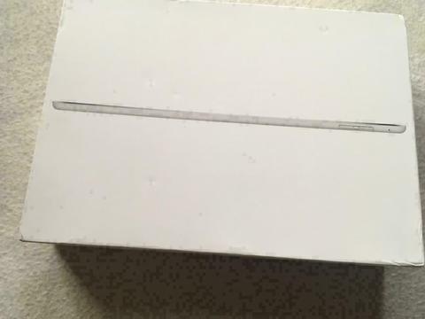 Apple iPad air 64gb grey only box empty £5