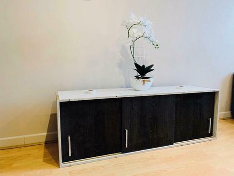 Tv stand white brown very big perfect condition