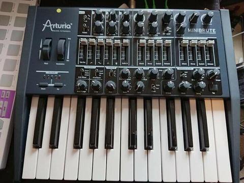 Arturia Minibrute analogue synthesizer