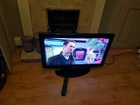 Samsung LE32R88BD 32" 720p HD Television buit in freeview fully working