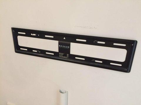 .: TV Bracket / Fixing to wall - For medium/large TV - Strong and solid - very good condition :