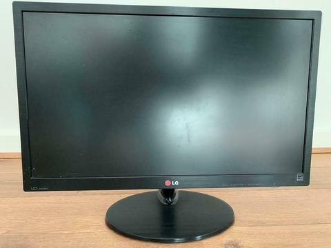 LG flatron 24” computer screen monitor
