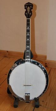 Gold Tone IT-250R short scale 17 fret tenor banjo with resonator, nearly new condition