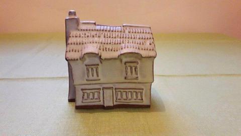 Shelf Pottery Moneybox - The Kiln