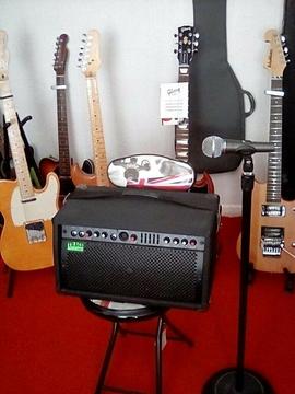 Trace Elliot 50r Acoustic Amp ,, Class ,, comes with Good Mike and Stand !