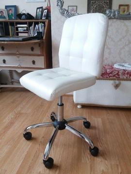 White and chrome desk/computer chair