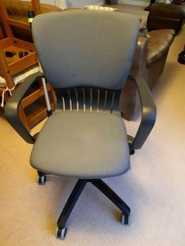 5 leg grey office chair. Height adjustable